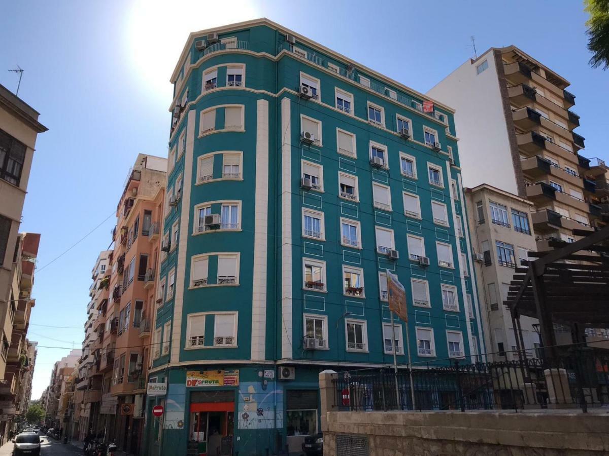 La Casa De Los Espejos อาลิกันเต ภายนอก รูปภาพ