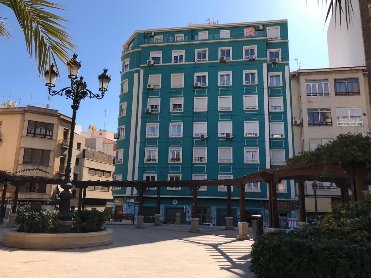 La Casa De Los Espejos อาลิกันเต ภายนอก รูปภาพ
